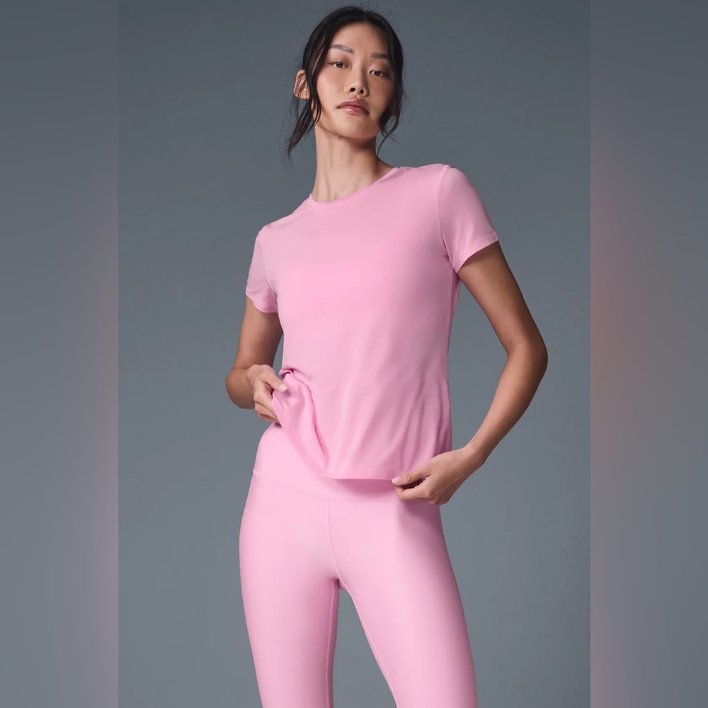 ALO Yoga - All Day Short Sleeve - Sweet Pink - Small -  ** BRAND NEW**!! NWT